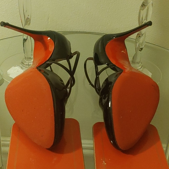 👠 Christian Louboutin Red Bottom Stiletoes👠 - Picture 3 of 5